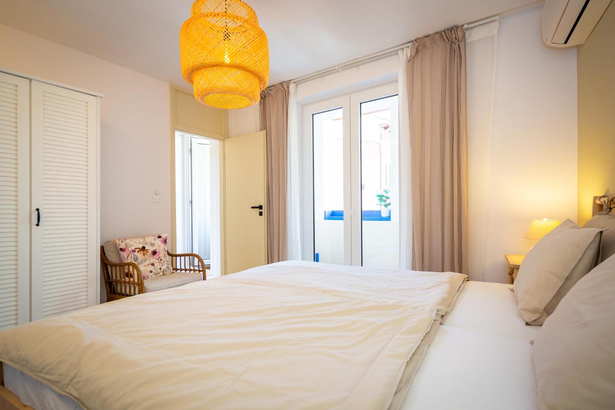 Rubini - Modern In The Heart Of Old Apartment *